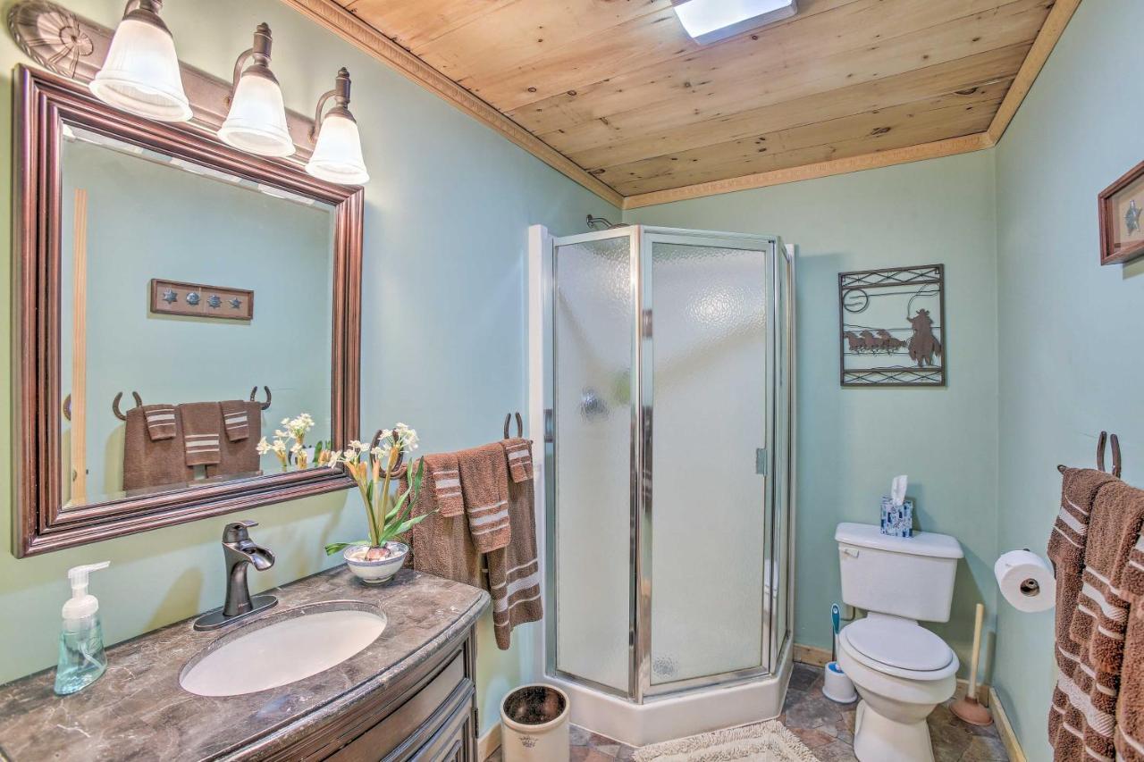 Rothbury Resort Cabin With Fire Pit Golf, Hike And Play! מראה חיצוני תמונה
